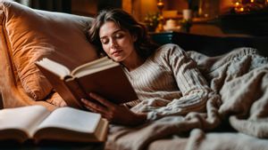 5 Manfaat Membaca Buku Sebelum Tidur untuk Kesehatan Mental dan Lelap Lebih Nyenyak