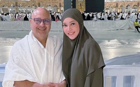 Tunaikan Ibadah Umrah, Maia Estianty Jadi Tour Guide Jamaah yang Kehilangan Muthawifah