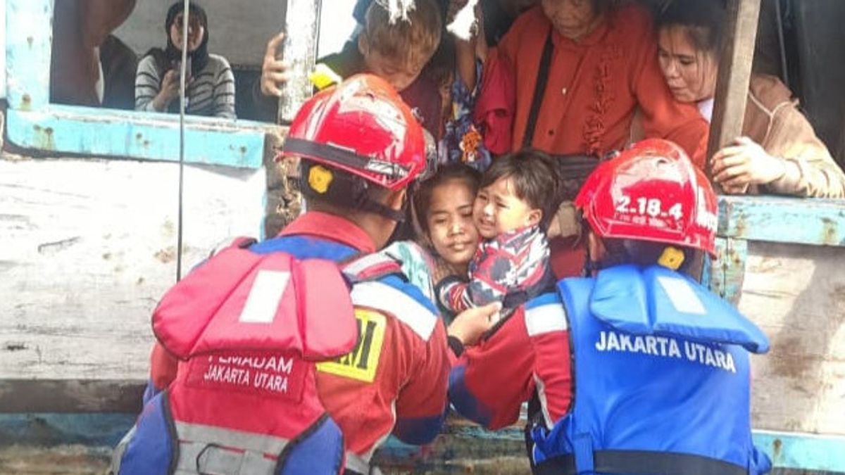 Kapal Penyeberangan Pulau Nyaris Tenggelam Akibat Kerusakan Mesin, 61 Penumpang Dievakuasi