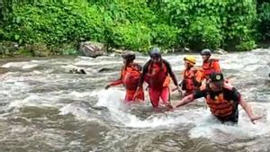 Ambil Bola di Gorong-gorong Saat Hujan Deras, Bocah SD di Mataram Malah Hilang Terseret Arus Deras