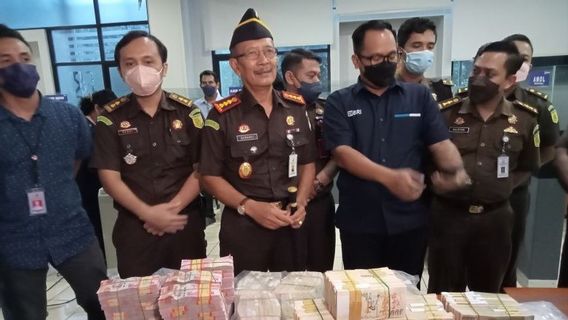 Kejari Bantul Terima Barang Bukti Pabrik Obat Ilegal Berupa Uang Rp23 Miliar