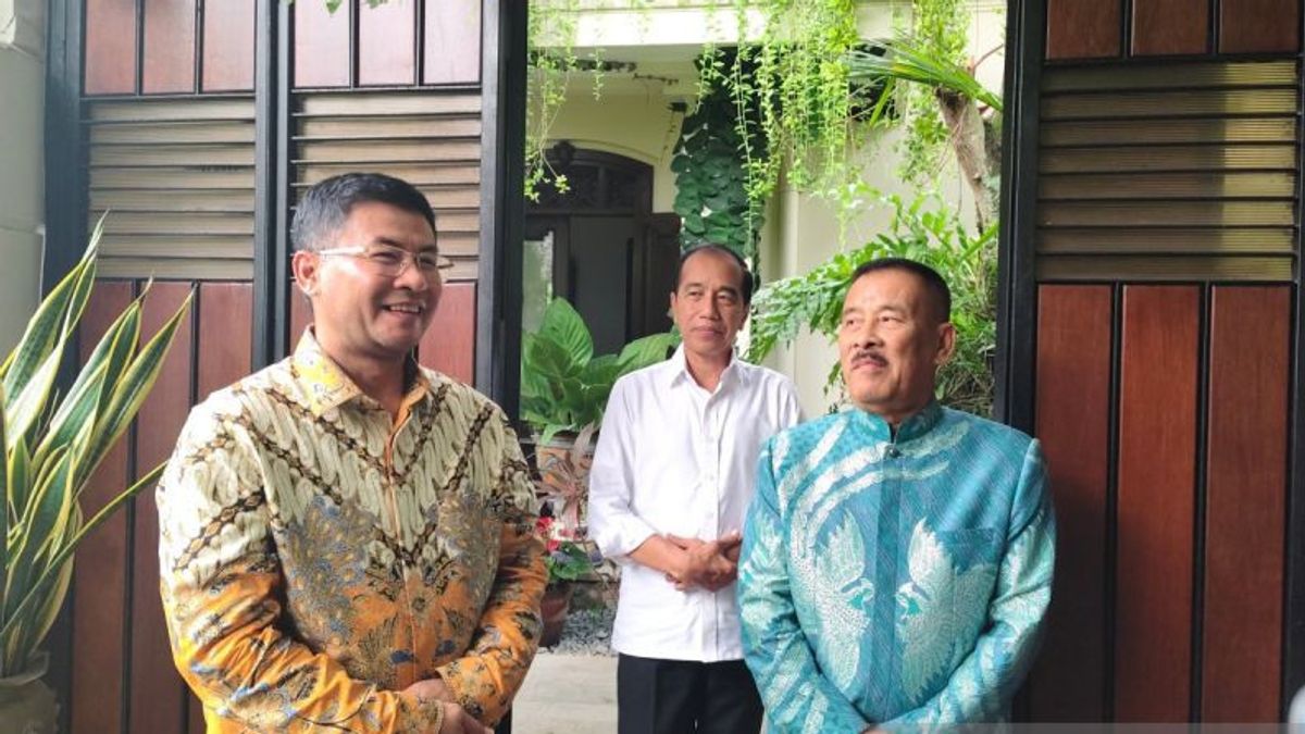    Le vainqueur de l'élection de Java Ouest rencontre Jokowi et reçoit des conseils sur l'harmonie