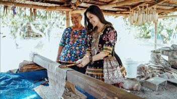 Apprendre à Connaître Wastra Nusantara, Tourisme Tout En Connaissant La Beauté Des Tissus Traditionnels Indonésiens