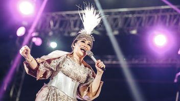 Prambanan Jazz Festival 2023 Day 2: Magnet MALIQ & D'Escentials And Megahnya Costume Reza Artamevia