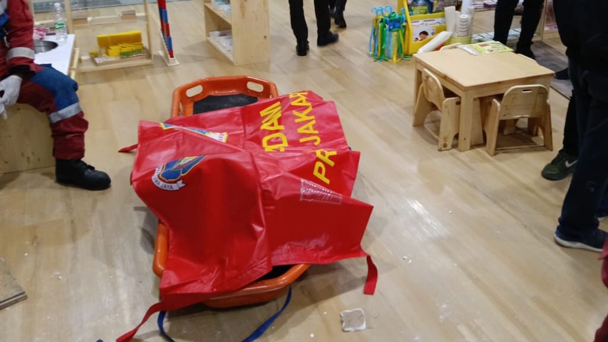 Teknisi Listrik Tewas Tersetrum Saat Pasang Sambungan Kabel di Plafon Ruko 