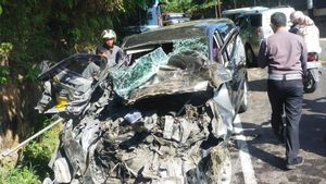 Avanza Collis Motorbike In Grogol Kills Couple