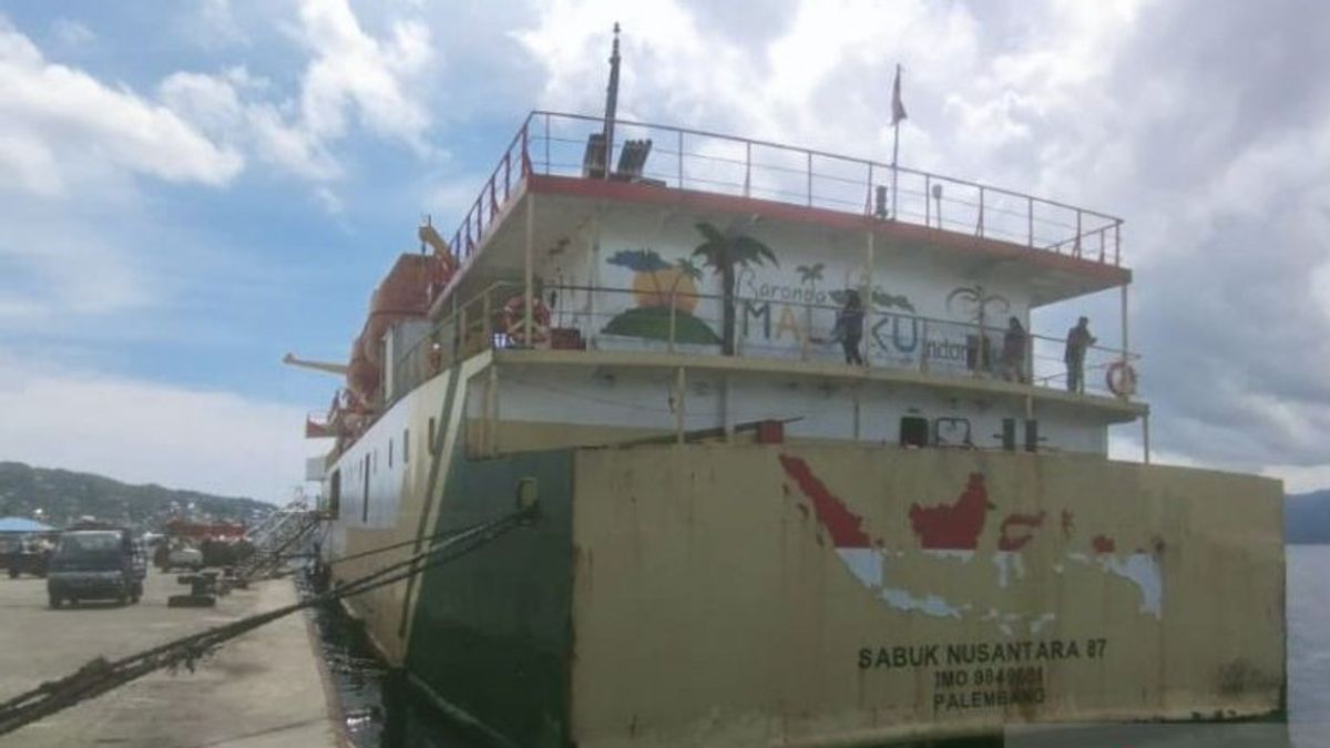 Cuaca Buruk, Perjalanan Kapal Laut di Ambon Dihentikan Sementara