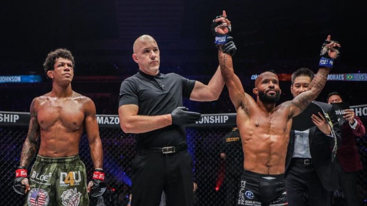 Johnson Tuntaskan Misi Balas Dendam di ONE Fight Night 1: Pukul KO Moraes pada Ronde Keempat