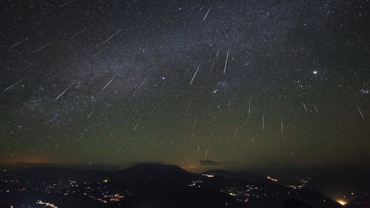 Puncak Hujan Meteor Geminid Akan Terjadi Bulan Ini, Catat Tanggalnya!