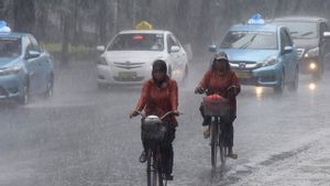 الطقس الثلاثاء 23 أبريل ، كن على دراية بالأمطار الباردة والرياح الكثيفة في 29 مقاطعة في إندونيسيا