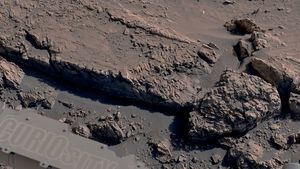 Penjelajah Curiosity Temukan Batuan dengan Pola Aneh di Punggungan Mars