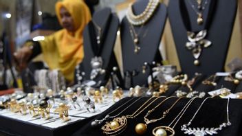 المجوهرات الإندونيسية ديميناتي سويسرا إلى الإمارات العربية المتحدة ، وصلت قيمة الصادرات إلى 4 مليارات دولار أمريكي