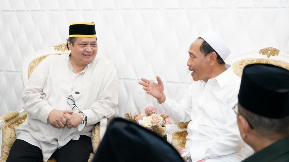 Dikunjungi Airlangga, Pengasuh Pesantren Zainul Hasan Genggong: Golkar Keluarga Besar Kami