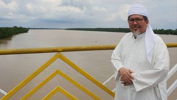 Tengku Zul Traîné PKI Et Le Général Ahmad Yani Dans Munarman 'Drame Sandal', Comment Se Fait-il?