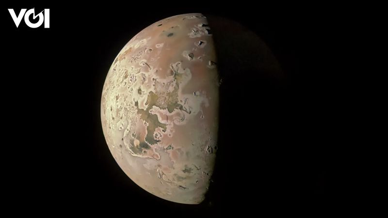 NASA’s Juno Spacecraft to Fly Close to Jupiter’s Moon Io for First Time in 20 Years