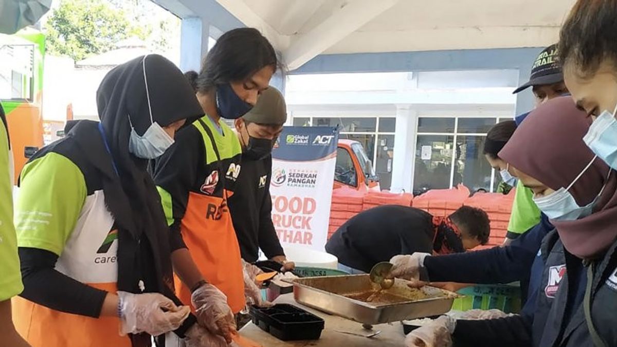 ACT Malang Buka Dapur Umum Berkonsep Humanity Food Truck untuk Korban Gempa