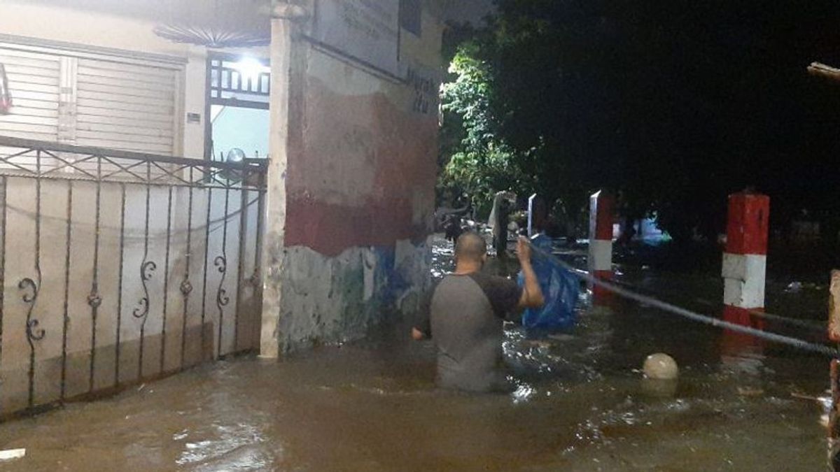 雅加达下雨， 雅加达南部的 6 个 Rts 洪水高达 1.7 米
