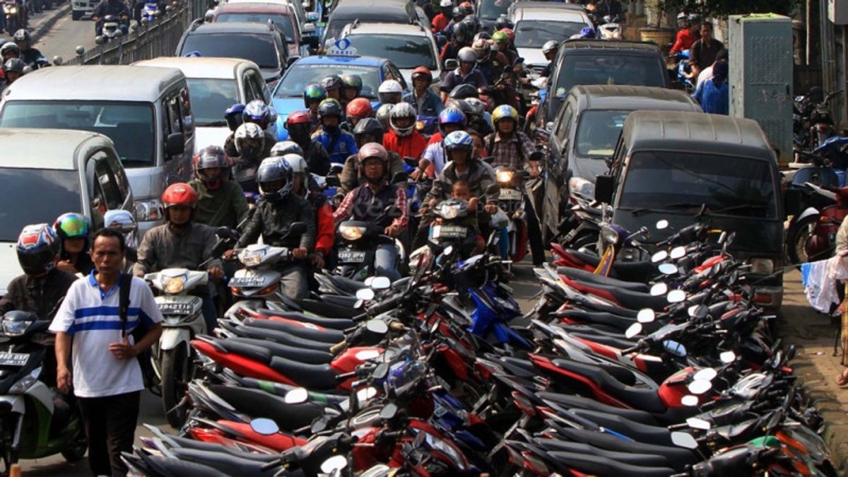 Maximum Parking Management Can Support Jakarta Public Transportation Financing And Congestion