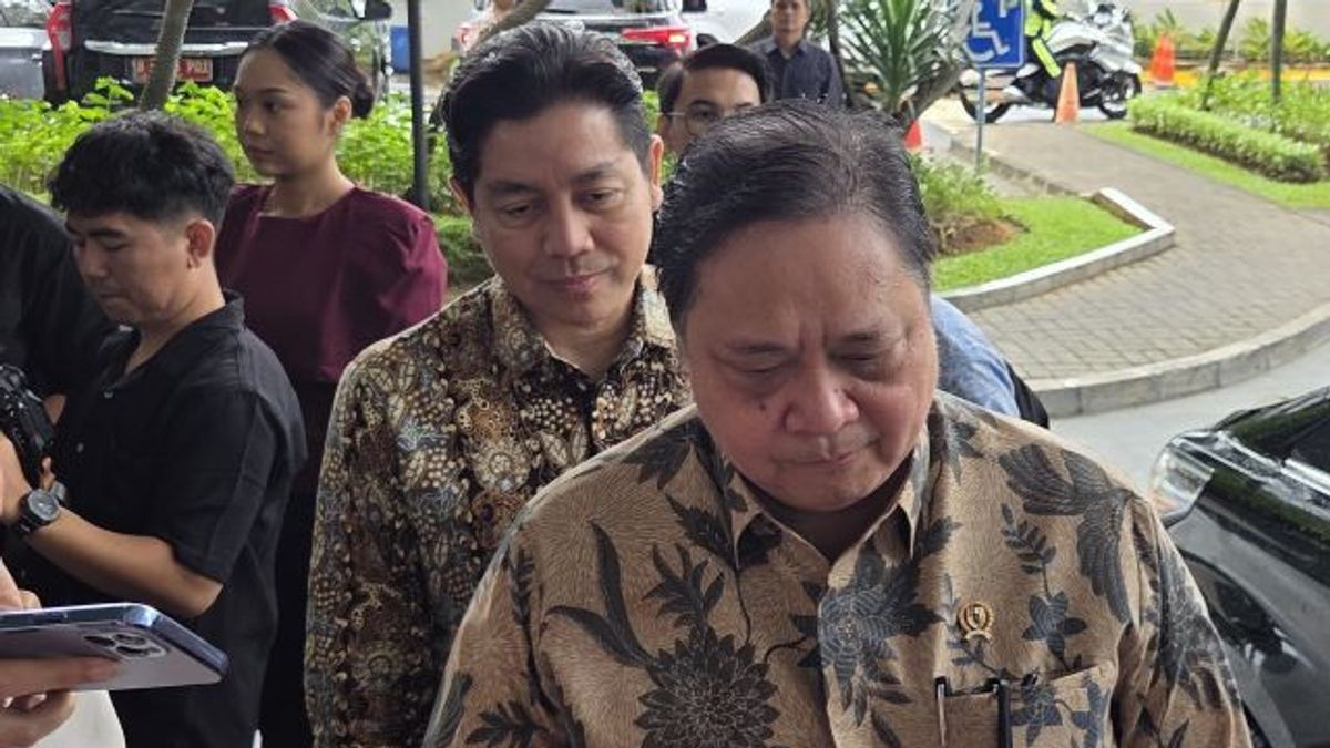 Menko Airlangga: Kebijakan WFH akan Segera Diumumkan