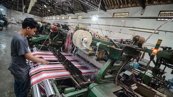 産業省は、繊維部門の犠牲にならないように電子産業の発展とマイクロチップの生産を要求しています