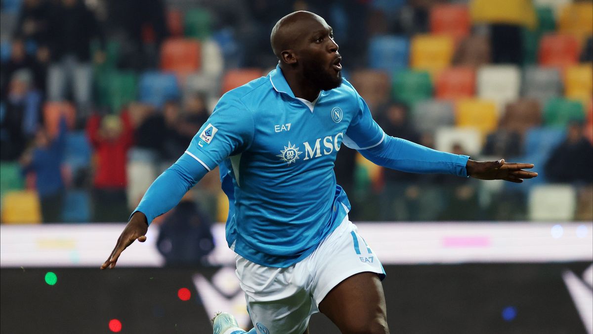 Comeback Beats Udinese, Napoli Bayangi Atalanta