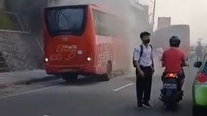 Pelajar SMPN 30 Semarang yang Atur Lalulintas Saat Bus Terbakar di Banyumanik, Mendapat Penghargaan dari Polisi