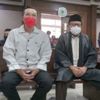 Tirta医生终于参加了Jerinx审判：放松一下