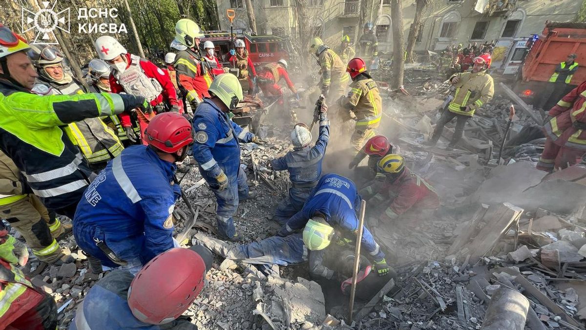 Eight People Died As A Result Of Russian Missile And Drone Attacks On Kyiv