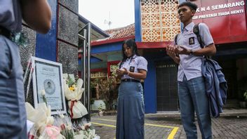 Ministre de l'éducation nationale à Garut: Ne soyez pas des kalelawar, errez dans la nuit