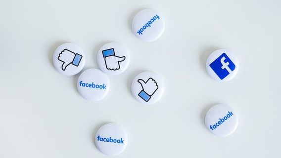 Facebook上のデマニュースは、検証されたニュースよりもウイルスです