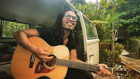 Ipang Lazuardi Lepas <i>Sahabat Kecil</i> dalam Versi Akustik