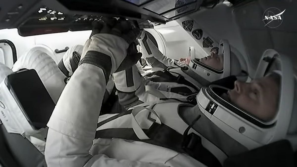 终于!被困在太空中的两名NASA宇航员返回地球
