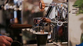 研究は、コーヒーの飲酒習慣が死亡リスクを低下させることを明らかに:砂糖を使用するかどうか、カフェイン入りまたは非カフェイン入り 