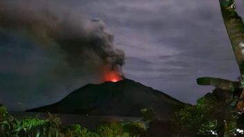 Mont spatial à Sitaro Sulut Eruption