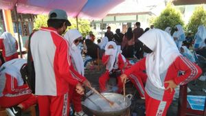 Ribuan Siswa SMA/SMK di Sultra Produksi Minyak Goreng Kelapa