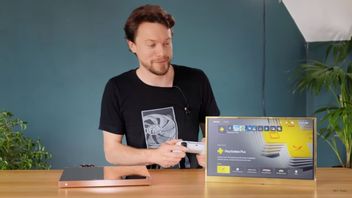 YouTuber DIY Perka Ciptakan PS 5 Sendiri dengan Tebal Hanya 1,9 Sentimeter Saja