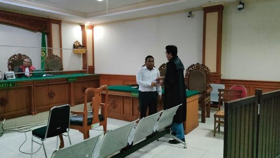 دينباسار - حكم على موظفي الخدمة المدنية في بالي بالسجن لمدة 1.5 سنة