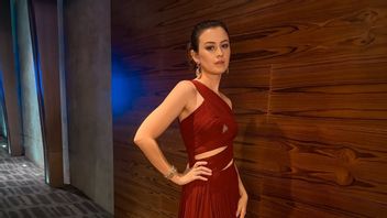 金伯利·莱德·阿杜(Kimberly Ryder Adu)与克里斯蒂娜·哈基姆(Christine Hakim)的梦想在苏克马电影中实现