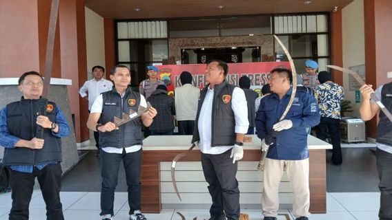 Polres Temanggung Tangkap 17 Anggota Geng Jimpitan yang Bikin Onar dengan Sajam