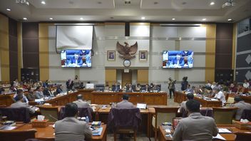 インドネシア共和国下院の警察署長と委員会IIIのRDPからのJ准将の殺人事件に関する軽いメモ