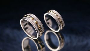 Tips Merawat Perhiasan Emas Ini Agar Warnanya Tak Mudah Pudar dan Selalu Mengkilat