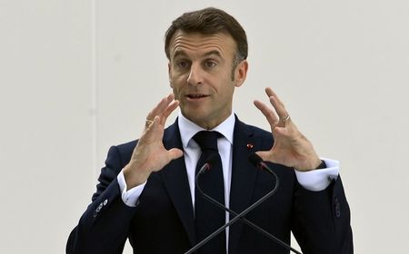 Macron Kunjungi Mayotte Prancis yang Dihantam Topan Chido usai Tetapkan Status Bencana Alam Luar Biasa