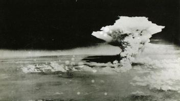 1945年8月6日，美国在广岛投下原子弹