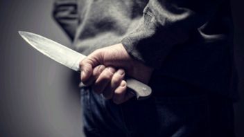 In The Middle Of The Night, A Terrible Guest Arrives, Breaks The Door And Then Stabs The Husband Who Is Sleeping With His Wife