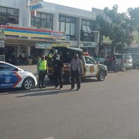 Polah Anak Muda Balap Lari Tutup Jalan di Tengah Pandemi