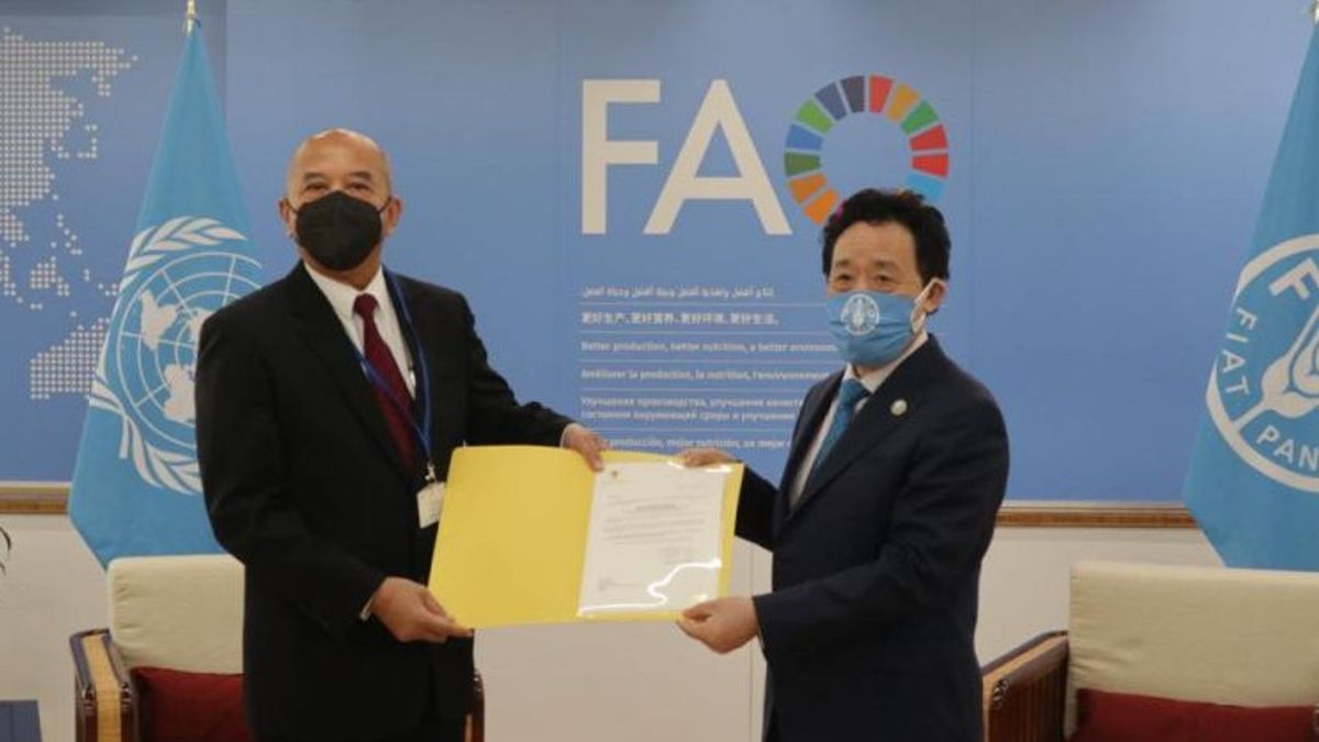 Dubes RI untuk Italia Serahkan Surat Kepercayaan kepada Dirjen FAO di Roma