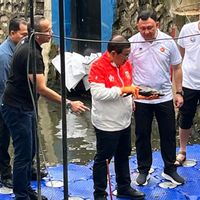 Pramono Bakal Bentuk Tim Khusus Basmi Ikan Sapu-sapu, Operasi Dilakukan Rutin
