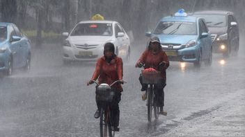 الطقس في 3 يوليو ، ذكرت BMKG بأمطار ديراس غايوور في منطقة جزيرة جاوة بدءا من بعد ظهر الأربعاء