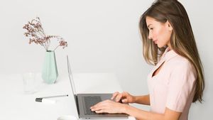 Pentingnya Jaga Kesehatan Vagina bagi Wanita Karier yang Sibuk
