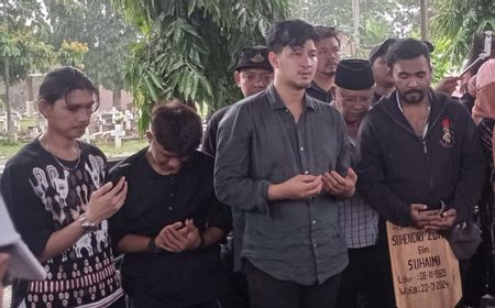 Kesedihan Ammar Zoni yang Tak Bisa Hadir di Pemakaman Ayahnya